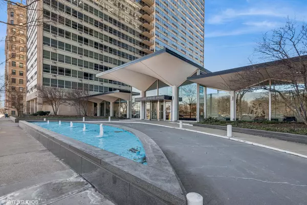 3550 N Lake Shore DR #2504, Chicago, IL 60657