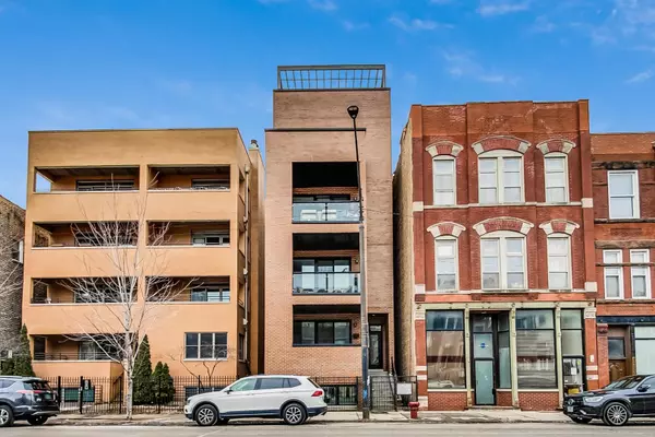 1427 W Grand AVE #3, Chicago, IL 60642