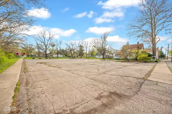 Oswego, IL 60543,254 S Madison ST
