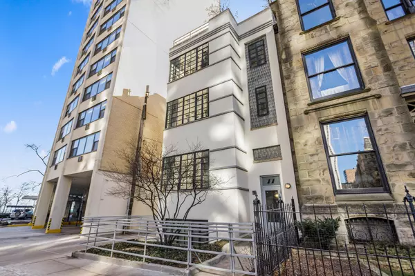 77 E Division ST #3, Chicago, IL 60610