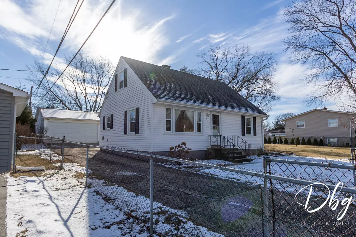 Round Lake Beach, IL 60073,807 Buena Vista CT