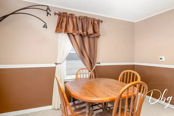 Round Lake Beach, IL 60073,807 Buena Vista CT