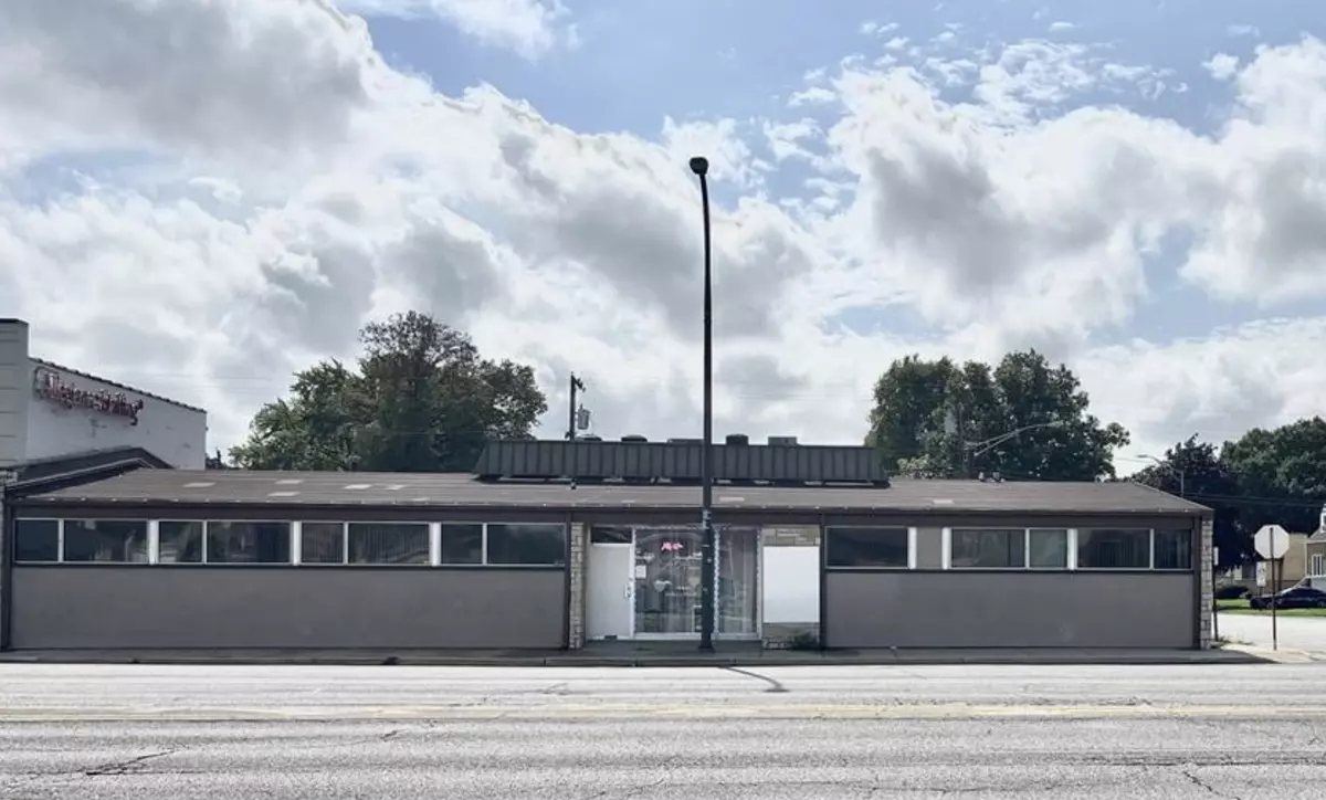 Oak Lawn, IL 60453,5669 W 95TH ST
