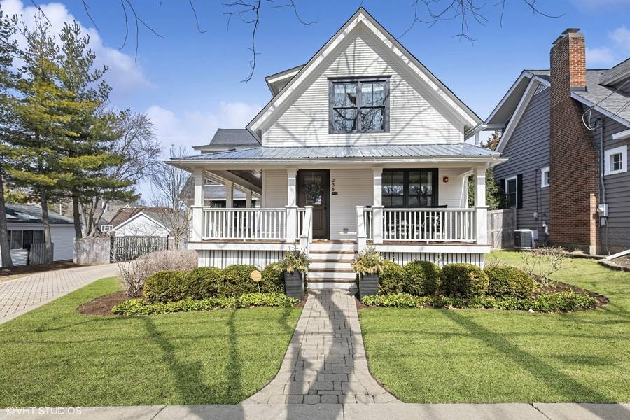 238 Coolidge AVE, Barrington, IL 60010
