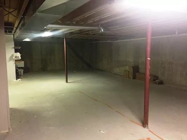 Crystal Lake, IL 60014,80 N Virginia ST #B