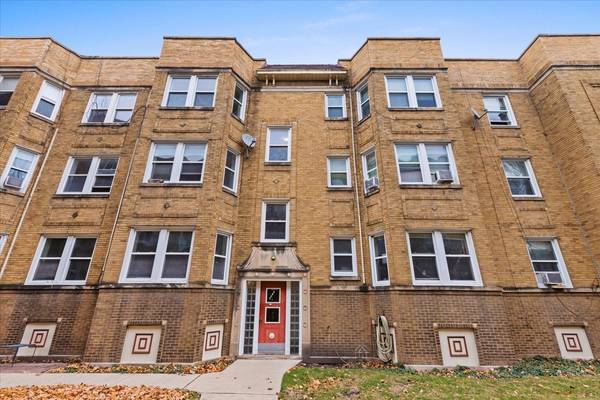 6422 N Richmond ST #2B, Chicago, IL 60645