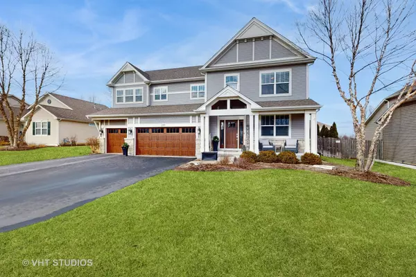 2911 Hampton AVE, North Aurora, IL 60542