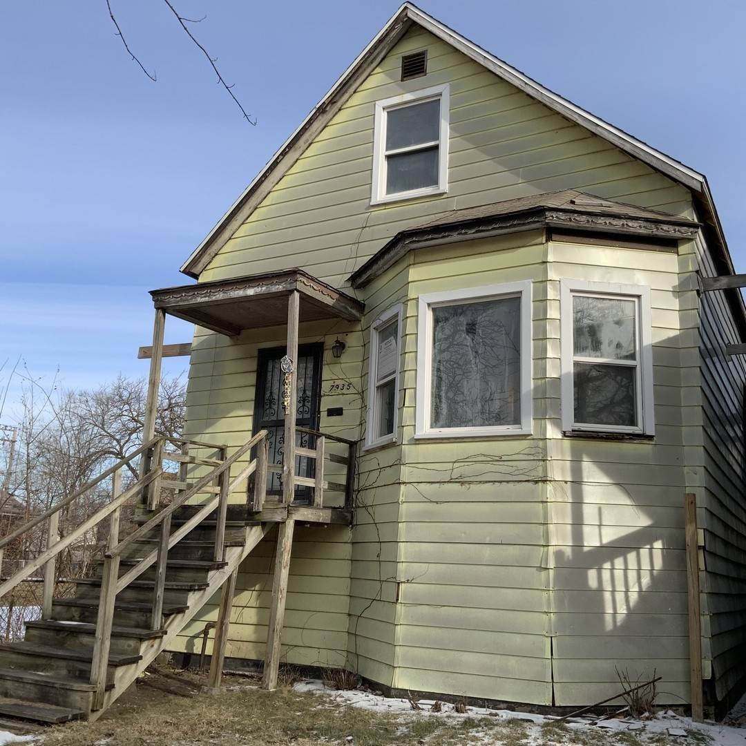 Chicago, IL 60617,7935 S Coles AVE