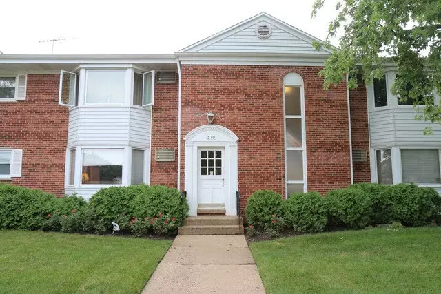 Arlington Heights, IL 60005,510 W Miner ST #1B