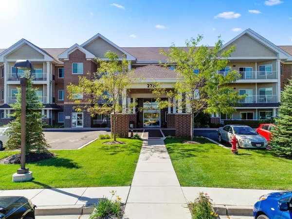 2220 Founders DR #308, Northbrook, IL 60062