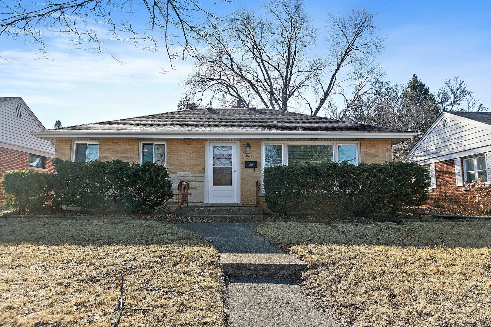 311 E Palatine RD, Palatine, IL 60067