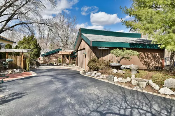 Island Lake, IL 60042,402 CHANNEL DR