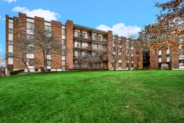 3504 Lakeview DR #105,  Hazel Crest,  IL 60429