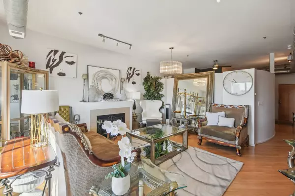 Chicago, IL 60615,1000 E 53rd ST #519S