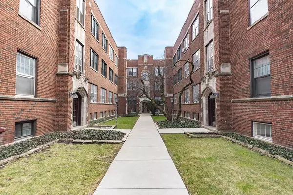 737 Hinman AVE #1E, Evanston, IL 60202