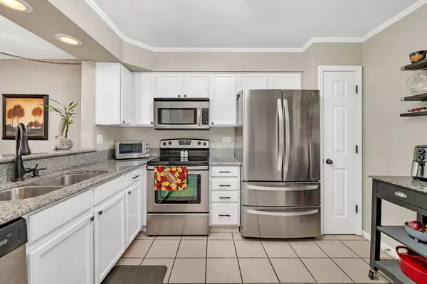 Bolingbrook, IL 60440,392 Lakeview CIR