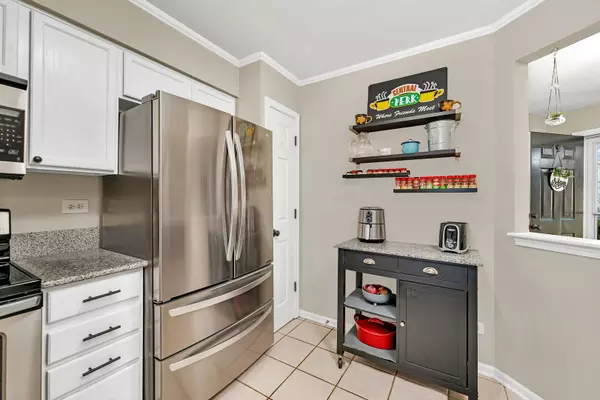 Bolingbrook, IL 60440,392 Lakeview CIR