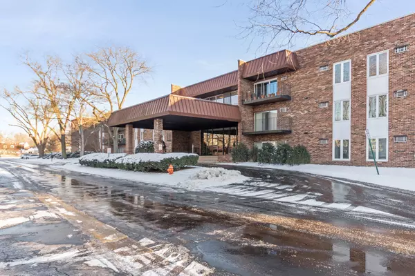 1053 W Ogden AVE #3-149, Naperville, IL 60563