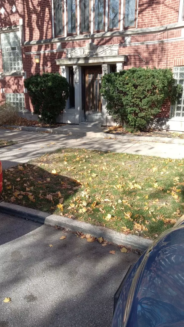 Chicago, IL 60649,2334 E 68th ST #B