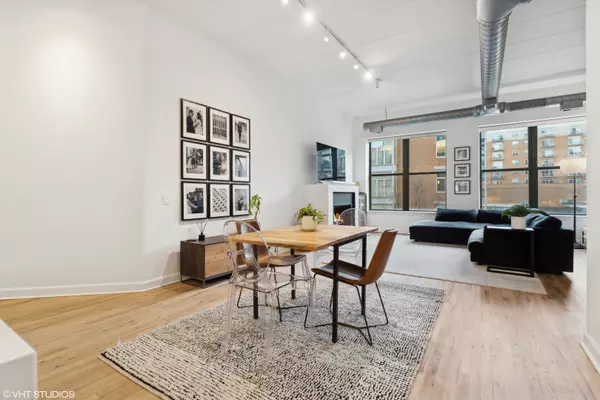 Chicago, IL 60607,936 W Madison ST #3E
