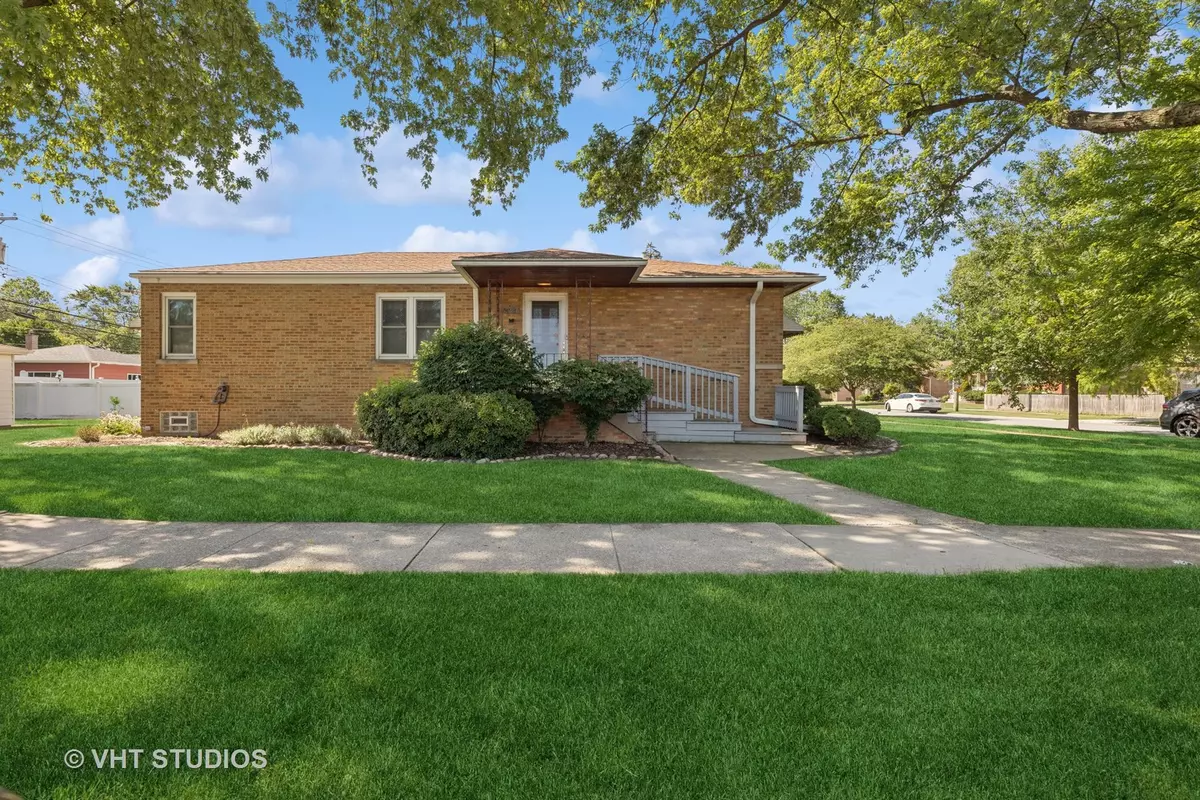 Oak Lawn, IL 60453,9921 Cook AVE