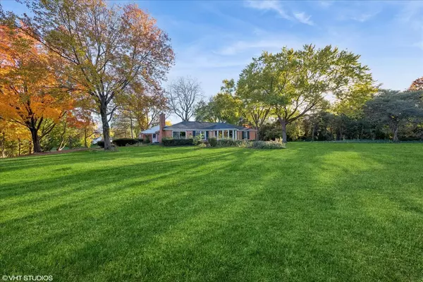 Inverness, IL 60067,1680 Pheasant TRL