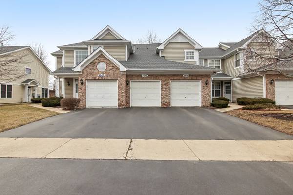 1007 Sheridan CIR #1, Naperville, IL 60563