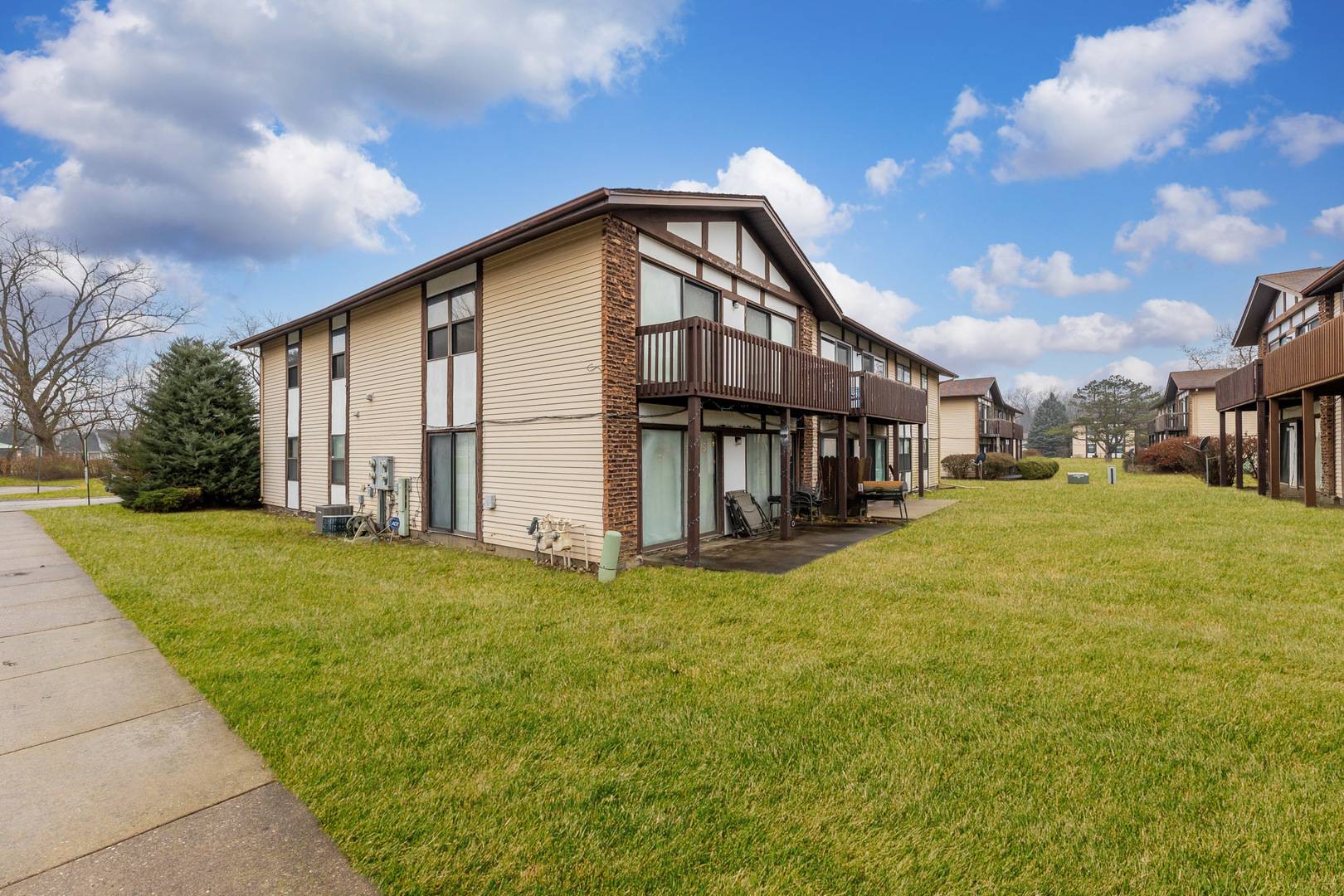 Country Club Hills, IL 60478,4122 193rd ST #258