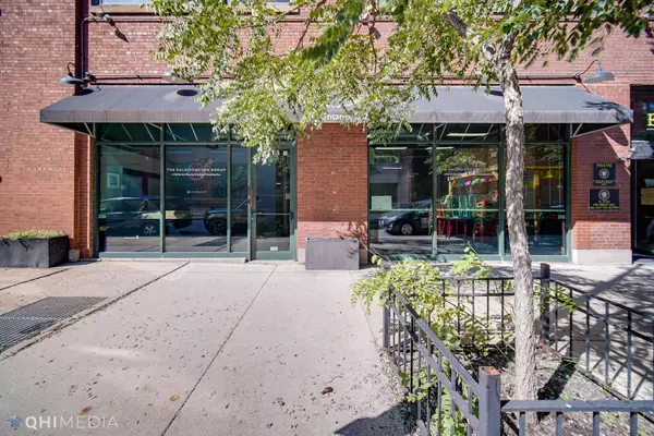 Chicago, IL 60610,416 W Ontario ST #C-2