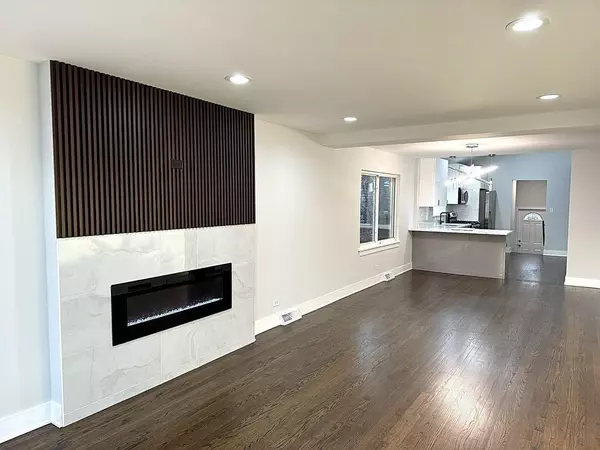 Chicago, IL 60617,8948 S Crandon AVE