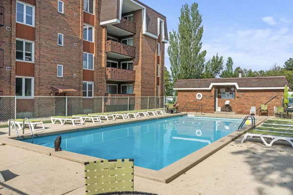Wood Dale, IL 60191,129 S Spruce AVE #404