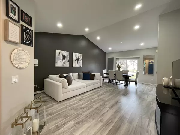 Crest Hill, IL 60403,2524 Revier Park CT