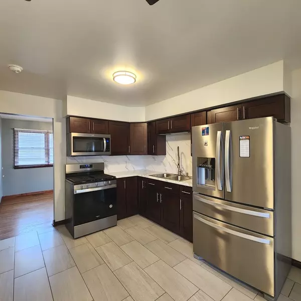 South Holland, IL 60473,16856 S WAUSAU AVE