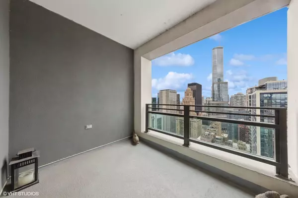 Chicago, IL 60602,130 N Garland CT #4101