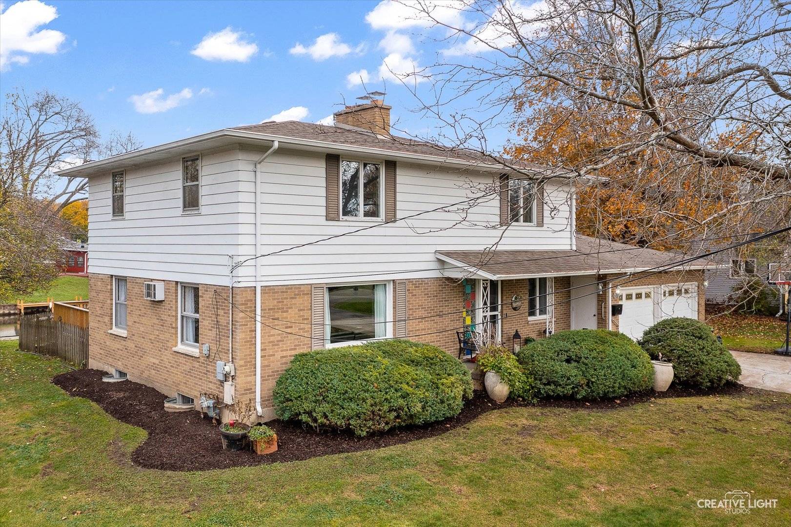 Mchenry, IL 60050,1316 N Millstream DR