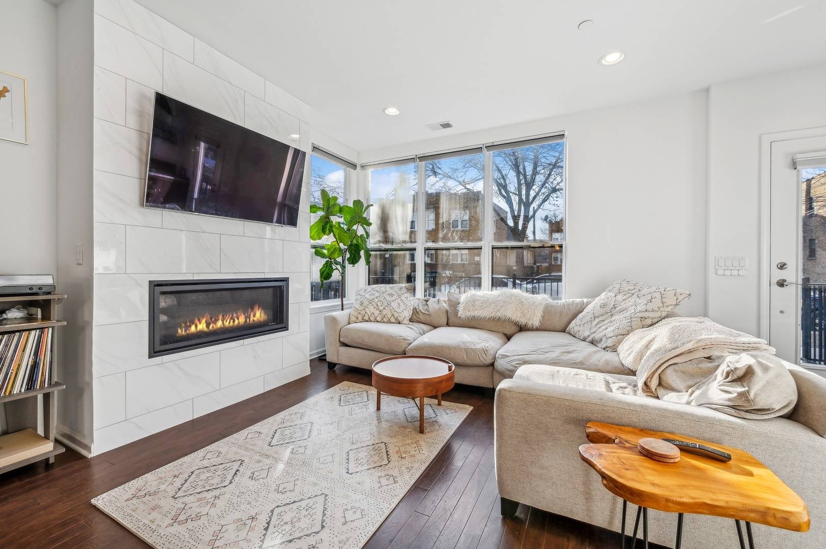 Chicago, IL 60641,3109 N Karlov AVE