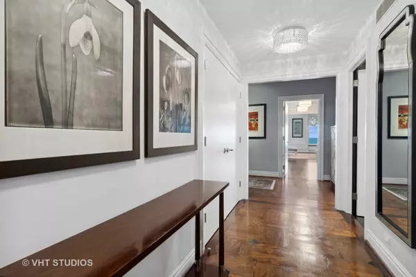 Chicago, IL 60611,161 E CHICAGO AVE #42A