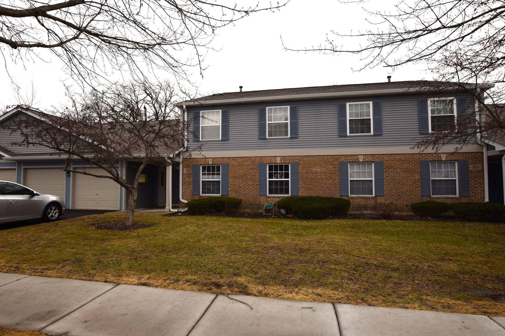 391 Woodview CIR #D, Elgin, IL 60120