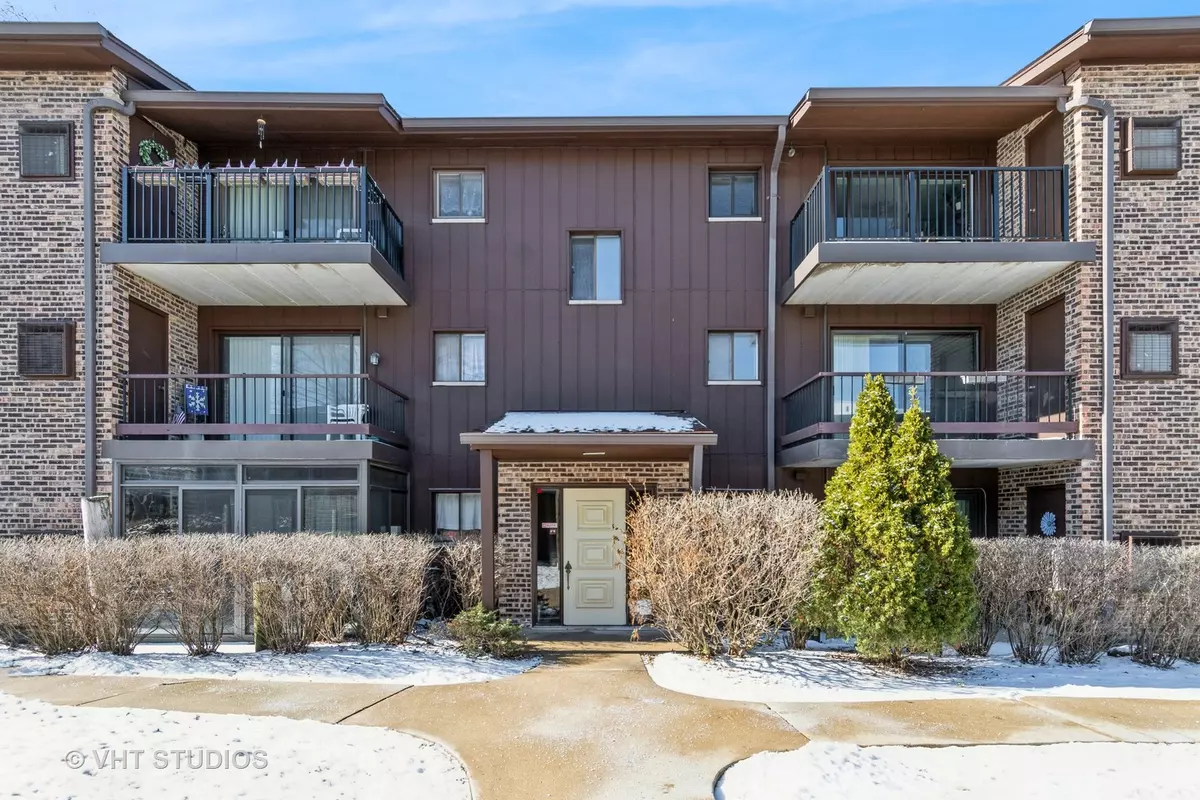 Westmont, IL 60559,60 W Pier DR #302