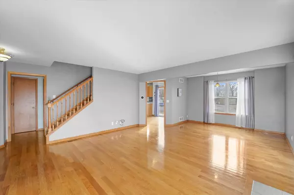 Harvard, IL 60033,1408 Willow LN