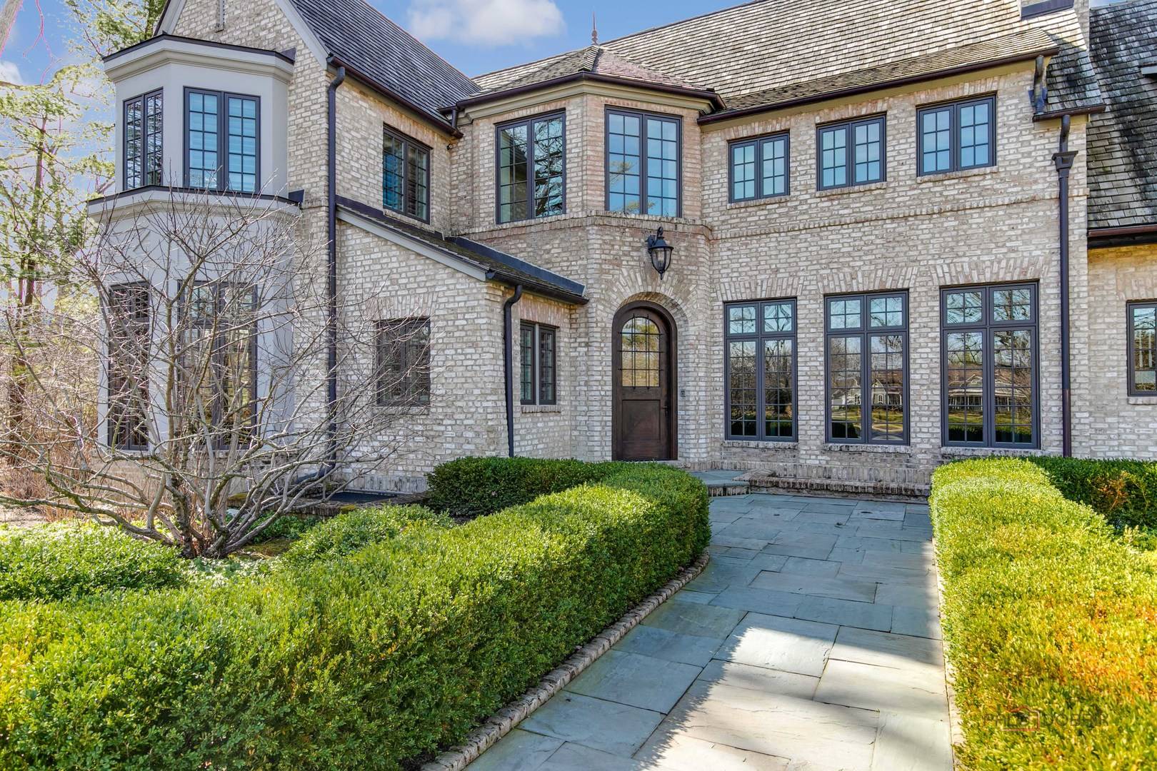 Lake Forest, IL 60045,922 Oak Knoll DR