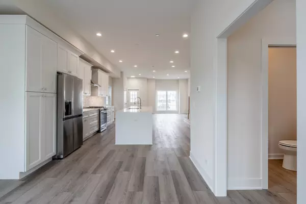 Arlington Heights, IL 60004,9 N Beverly LN