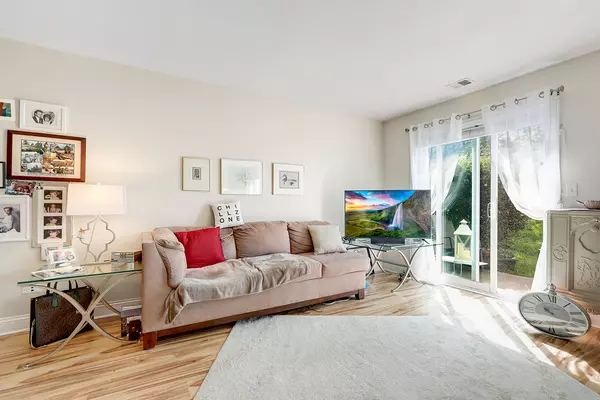 Naperville, IL 60565,11 Foxcroft RD #11-131