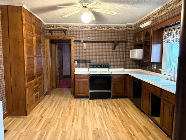 Amboy, IL 61310,1042 Amboy RD