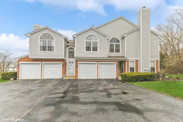 814 Kalamazoo CIR, Vernon Hills, IL 60061
