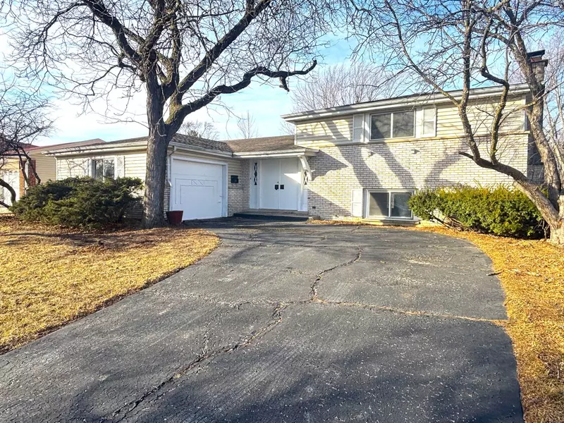 1606 W Lexington DR, Arlington Heights, IL 60004