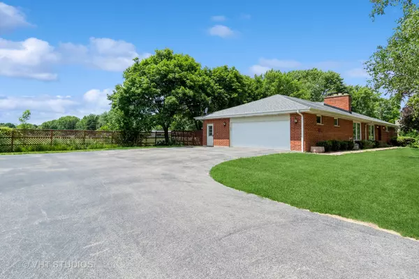 Yorkville, IL 60560,1007 Sunset AVE