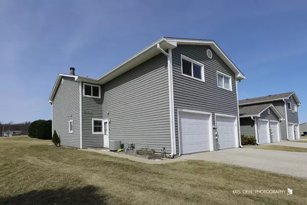 17307 W MAPLE LN #F, Gurnee, IL 60031