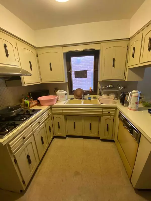 Chicago, IL 60616,339 W 23rd PL