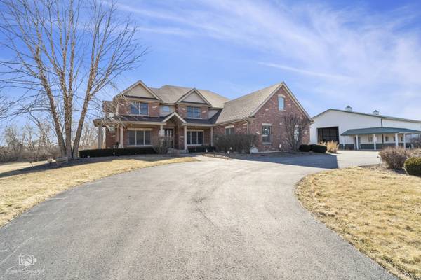 25240 S Schoolhouse RD, Manhattan, IL 60442